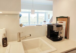 صورة غير مصنفة، 2 من 25، زرّ