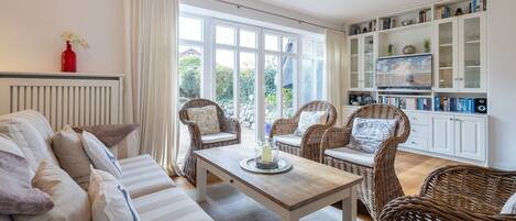 TV, fireplace, DVD player, stereo