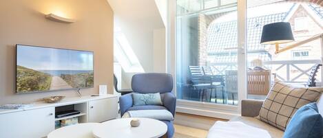 Fernseher, DVD-Player, Stereoanlage