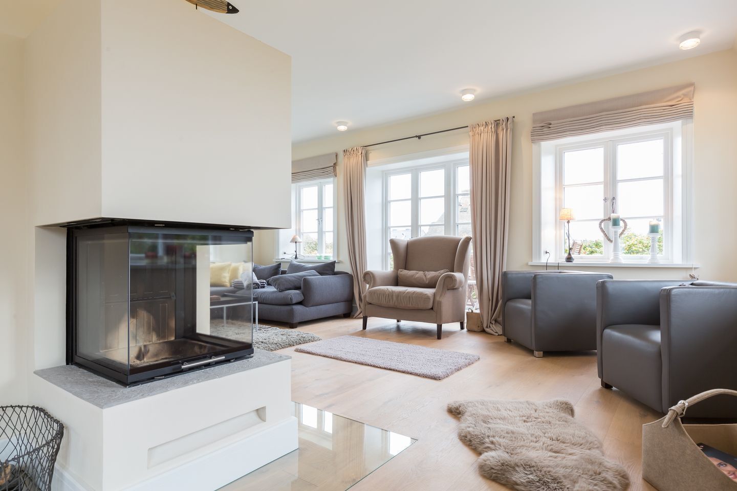 Televisión y chimenea 