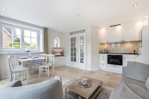 Unclassified image, 5 of 25, button - Wattrosé - In Ruhiger, Sehr Wattnaher Lage Gelegenes 2-raum Appartement im Erdgeschoss (Sylt-Ost)