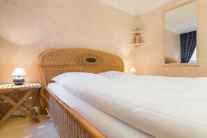 2 chambres, fer et planche à repasser, Wi-Fi, draps fournis