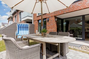 تناول الطعام بالخارج