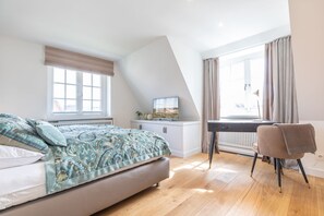 3 chambres, fer et planche à repasser, Wi-Fi, draps fournis