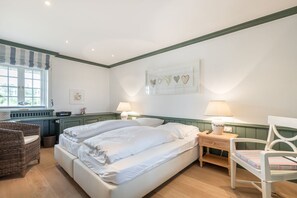 4 Schlafzimmer, Bügeleisen/Bügelbrett, WLAN, Bettwäsche