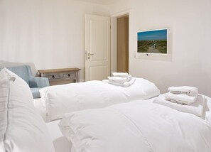 2 室のベッドルーム、アイロン / アイロン台、WiFi、ベッドシーツ