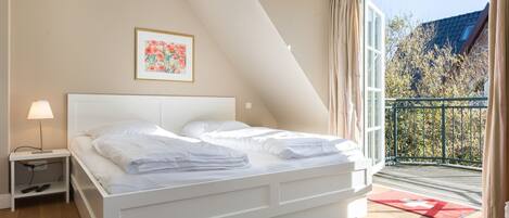 4 quartos, ferros/tábuas de passar roupa, Wi-Fi, roupa de cama