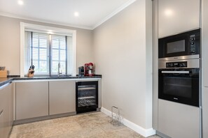 Imagen sin descripción, 3 de 45, botón