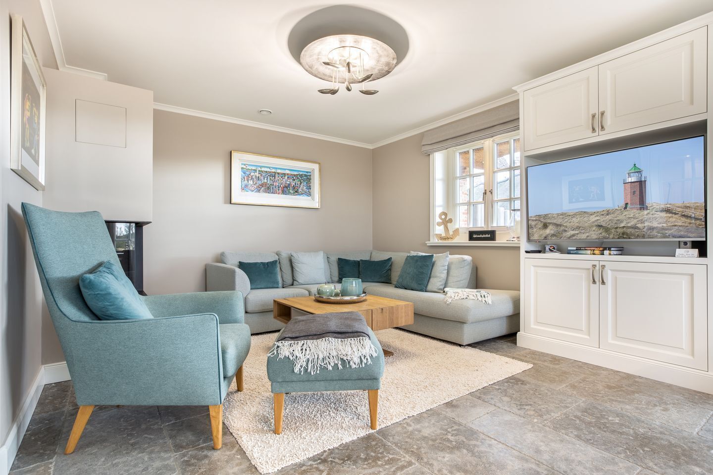 Een televisie, een dvd-speler en een stereo