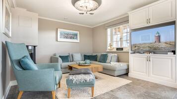 Een televisie, een dvd-speler en een stereo