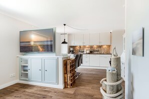 Kühlschrank, Ofen, Herdplatte, Geschirrspüler