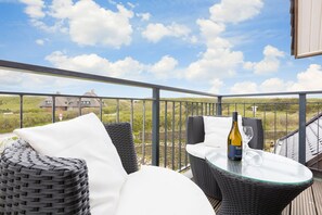 Unclassified image, 4 of 25, button