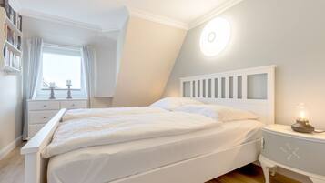 1 slaapkamer, een strijkplank/strijkijzer, wifi, beddengoed