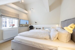 2 Schlafzimmer, Schreibtisch, Bügeleisen/Bügelbrett, WLAN