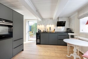 Kühlschrank, Herdplatte, Geschirrspüler