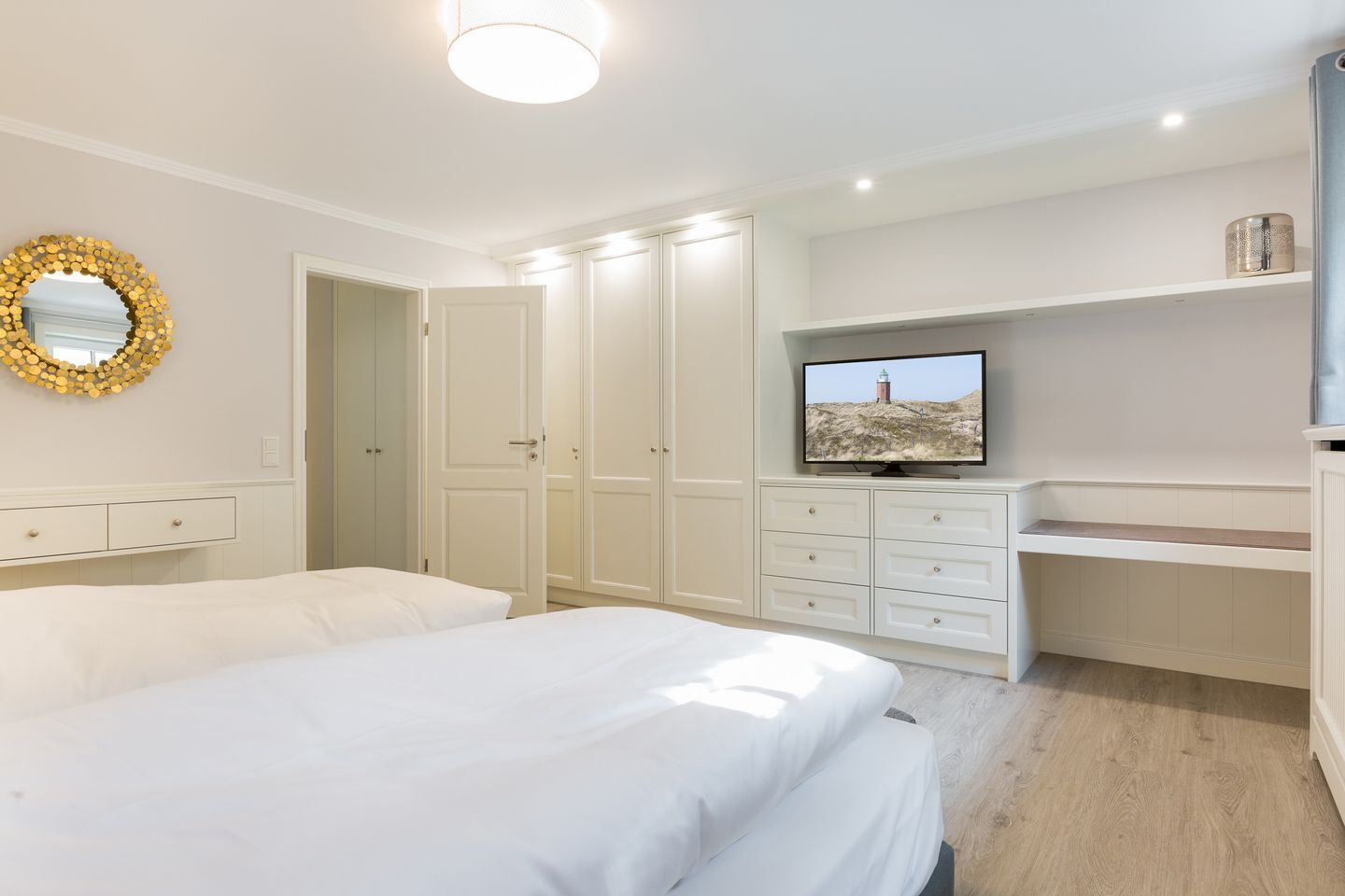 3 chambres, fer et planche à repasser, Wi-Fi, draps fournis