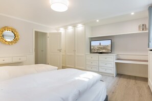 3 chambres, fer et planche à repasser, Wi-Fi, draps fournis