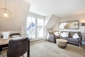 Tv, dvd-afspiller, stereoanlæg