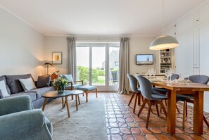 TV, DVD player, stereo - Passat, App. 5 - Idyllisch Hinter den Dünen Gelegenes 3-raum-appartement Unter Reet (Wenningstedt-Braderup (Sylt))