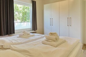 2 bedrooms, WiFi, bed sheets