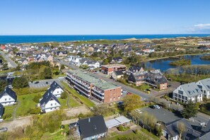 Unclassified image, 5 of 18, button