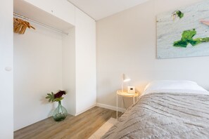1 chambre, fer et planche à repasser, Wi-Fi, draps fournis