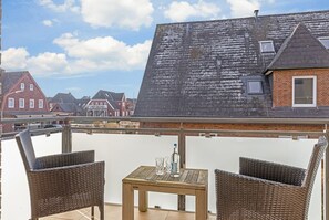 Outdoor dining - Landhaus Berthin-bleeg, App. 6 Horizont - Im Herzen von Wenningstedt Erwartet Sie das Landhaus (Wenningstedt-Braderup (Sylt))