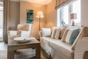 Unclassified image, 2 of 27, button