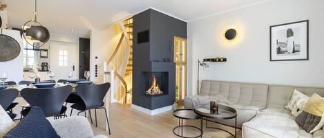 TV, fireplace, stereo