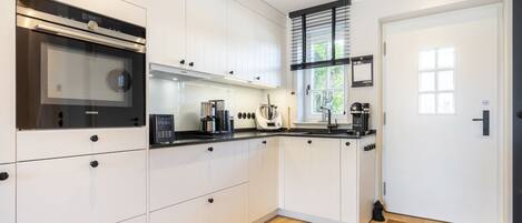 Kühlschrank, Herdplatte, Geschirrspüler