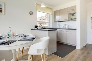 Kühlschrank, Herdplatte, Geschirrspüler