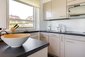 Kühlschrank, Herdplatte, Geschirrspüler