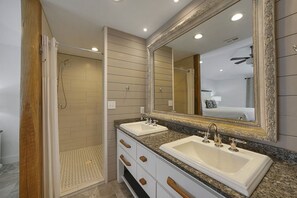 Shower, towels - Sea-Renity - Lakefront Home with Private Pool & Water Views (Miramar Beach)