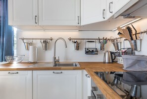 Refrigerador, horno, parrilla de estufa y lavavajillas 