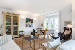 Fernseher, Stereoanlage