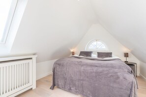 1 habitación, tabla de planchar con plancha, wifi y ropa de cama 