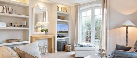 TV, DVD player, stereo