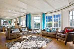 TV, fireplace, DVD player, stereo