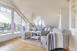 TV, DVD-spiller og stereoanlegg