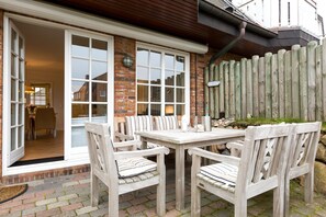 屋外ダイニングエリア