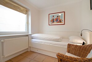 2 Schlafzimmer, Zimmersafe, Bügeleisen/Bügelbrett, WLAN