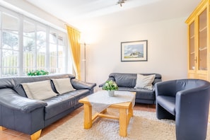 Unclassified image, 3 of 29, button - Carin, App. 1 - De-luxe Dorfteich-flair (Wenningstedt-Braderup (Sylt))