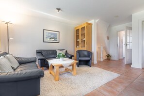 Télévision, lecteur de DVD, chaîne hi-fi