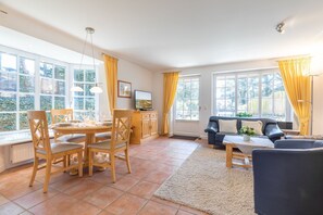 Unclassified image, 2 of 29, button - Carin, App. 1 - De-luxe Dorfteich-flair (Wenningstedt-Braderup (Sylt))