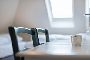 2 makuuhuonetta, silitysrauta/-lauta, Wi-Fi, vuodevaatteet