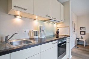 Refrigerador, horno, parrilla de estufa y lavavajillas 