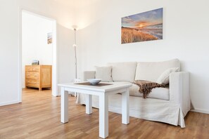 Fernseher, DVD-Player, Stereoanlage