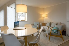 Interior - Hus-de-hahn - Wohnung 2 - Das Vielleicht Beste Beispiel für Geradliniges Design Unter Vielen (Sylt)