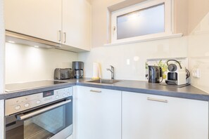 Kühlschrank, Ofen, Herdplatte, Geschirrspüler