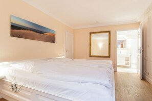 3 slaapkamers, een bureau, een strijkplank/strijkijzer, wifi